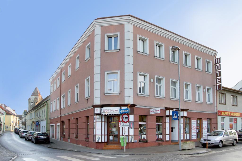 Hotel Zur Sonne Korneuburg Exterior photo