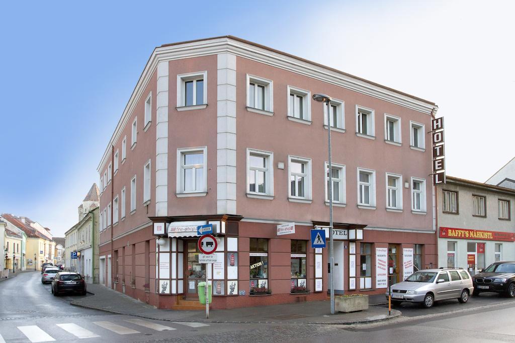 Hotel Zur Sonne Korneuburg Exterior photo